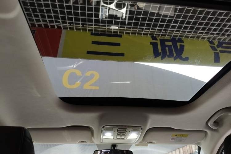 Used CHANGAN OSHAN X7 PLUS 2022 1.5T Blue Whale Edition Automatic Geeker Navigation Model Headliner