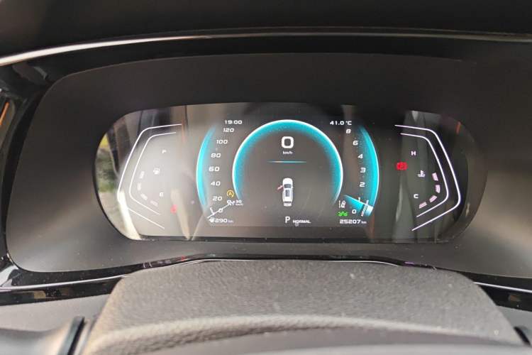 Used CHANGAN OSHAN X7 PLUS 2022 1.5T Blue Whale Edition Automatic ZhiZun Model Instrument Cluster