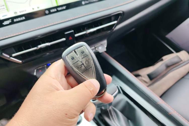 Used CHANGAN OSHAN X7 PLUS 2022 1.5T Blue Whale Edition Automatic Prestige Version Interior 1