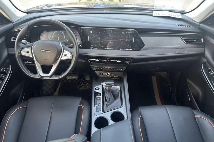 Used CHANGAN OSHAN X7 PLUS 2022 1.5T Blue Whale Edition Automatic Prestige Version Interior 1