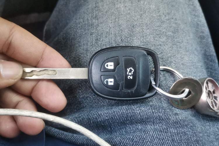 Used CHANGAN OSHAN X7 PLUS 2022 1.5T Manual Luxury Version Interior 1