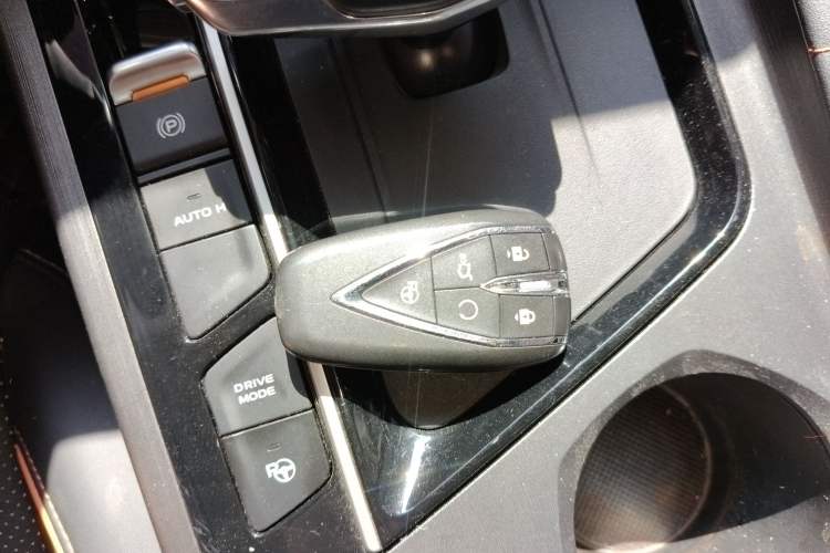 Used CHANGAN OSHAN X7 PLUS 2022 1.5T Blue Whale Edition Automatic Geeker Navigation Model Interior 1
