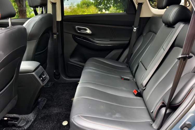 Used CHANGAN OSHAN X7 PLUS 2022 1.5T Blue Whale Edition Automatic Prestige Version Interior 2