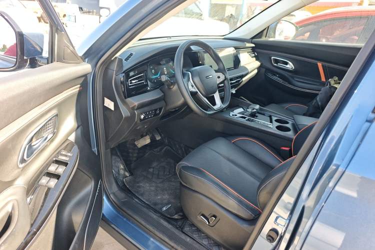 Used CHANGAN OSHAN X7 PLUS 2022 1.5T Blue Whale Edition Automatic Geeker Navigation Model Interior 3