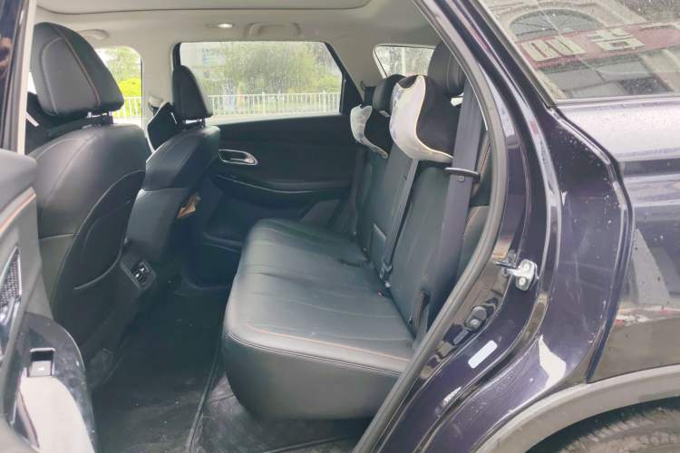 Used CHANGAN OSHAN X7 PLUS 2022 1.5T Blue Whale Edition Automatic Prestige Version Interior 4