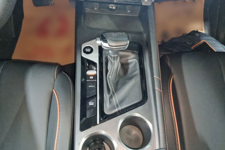 Used CHANGAN OSHAN X7 PLUS 2022 1.5T Blue Whale Edition Automatic Prestige Version Interior 4