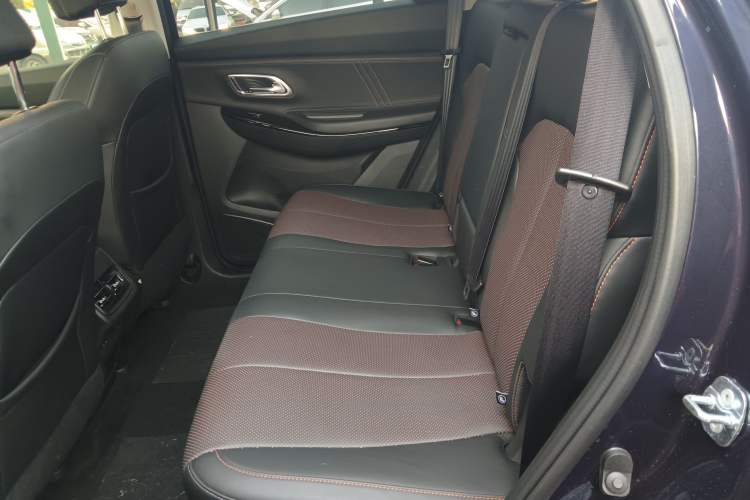 Used CHANGAN OSHAN X7 PLUS 2022 1.5T Blue Whale Edition Automatic ZhiZun Model Interior 4
