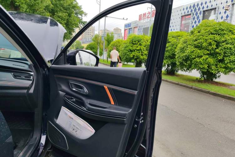 Used CHANGAN OSHAN X7 PLUS 2022 1.5T Blue Whale Edition Automatic Prestige Version Interior 5