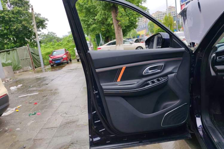 Used CHANGAN OSHAN X7 PLUS 2022 1.5T Blue Whale Edition Automatic Prestige Version Interior 7