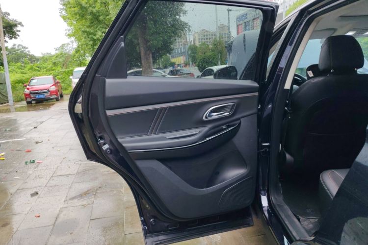 Used CHANGAN OSHAN X7 PLUS 2022 1.5T Blue Whale Edition Automatic Prestige Version Interior 8