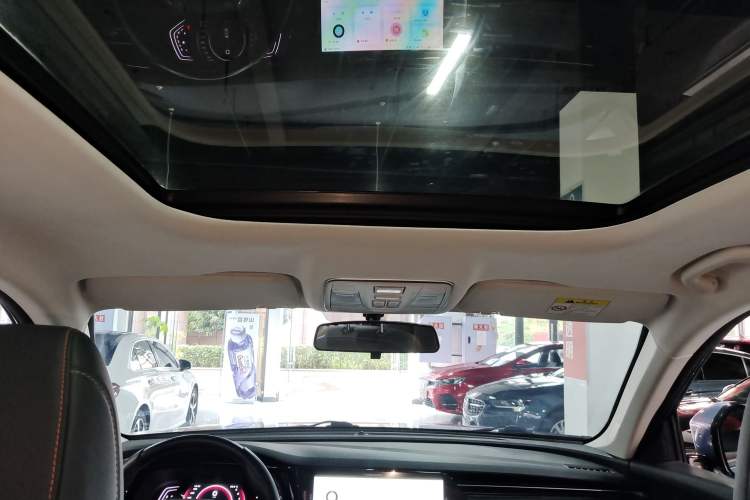 Used CHANGAN OSHAN X7 PLUS 2022 1.5T Blue Whale Edition Automatic Prestige Version Interior 8