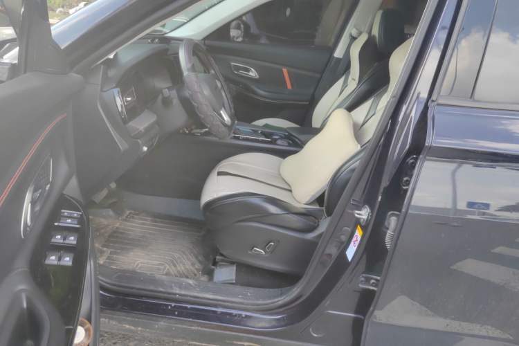 Used CHANGAN OSHAN X7 PLUS 2022 1.5T Blue Whale Edition Automatic Prestige Version Left Front Seat