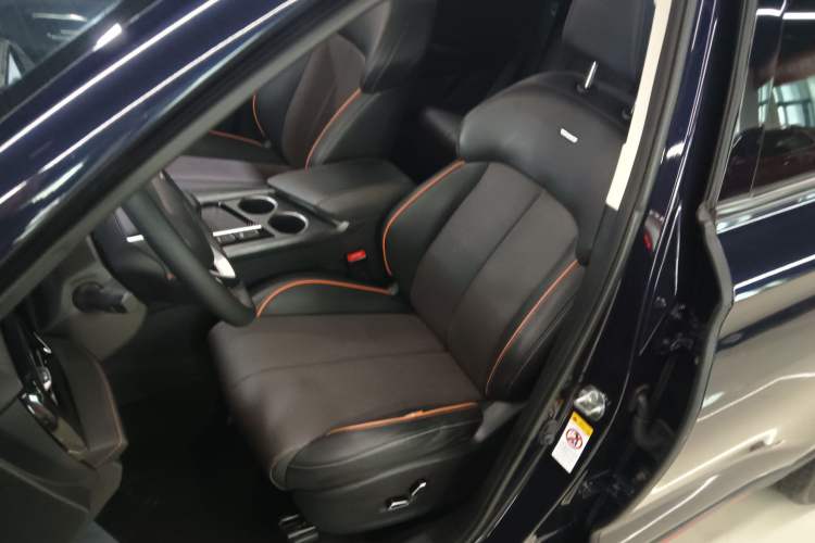 Used CHANGAN OSHAN X7 PLUS 2022 1.5T Blue Whale Edition Automatic ZhiZun Model Left Front Seat
