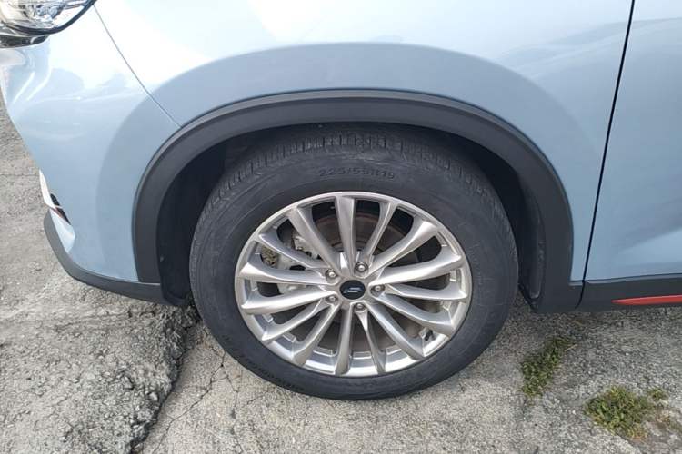 Used CHANGAN OSHAN X7 PLUS 2022 1.5T Blue Whale Edition Automatic Prestige Version Left Front Wheel Hub