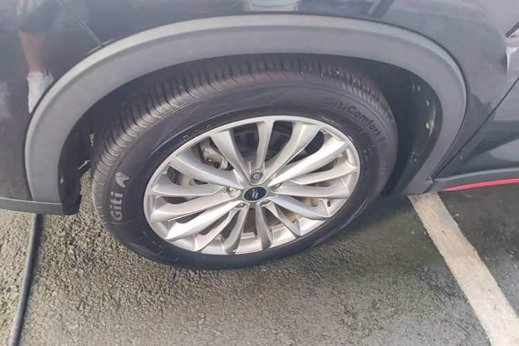 Used CHANGAN OSHAN X7 PLUS 2022 1.5T Blue Whale Edition Automatic Prestige Version Left Front Wheel Hub