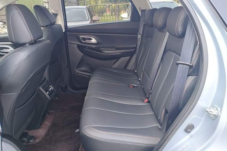 Used CHANGAN OSHAN X7 PLUS 2022 1.5T Blue Whale Edition Automatic Prestige Version Left Rear Seat