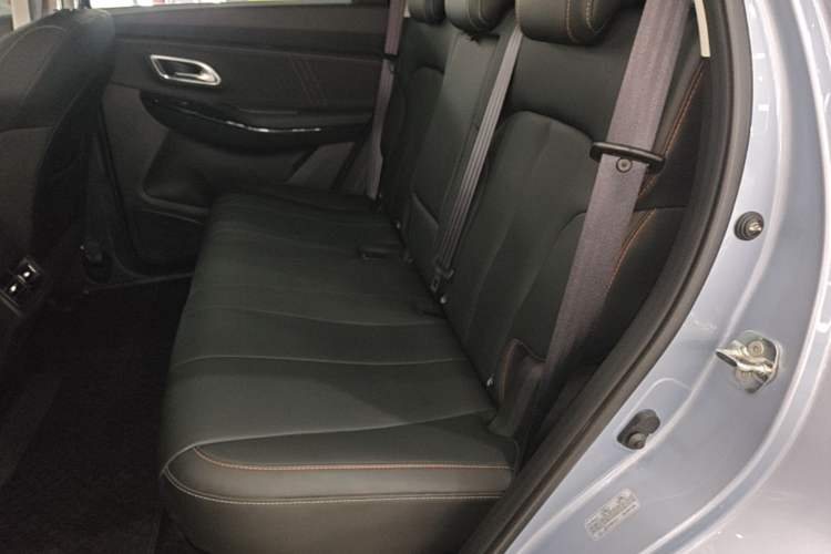 Used CHANGAN OSHAN X7 PLUS 2022 1.5T Blue Whale Edition Automatic Luxury Trim Left Rear Seat