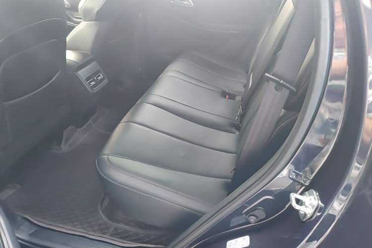 Used CHANGAN OSHAN X7 PLUS 2022 1.5T Blue Whale Edition Automatic Prestige Version Left Rear Seat