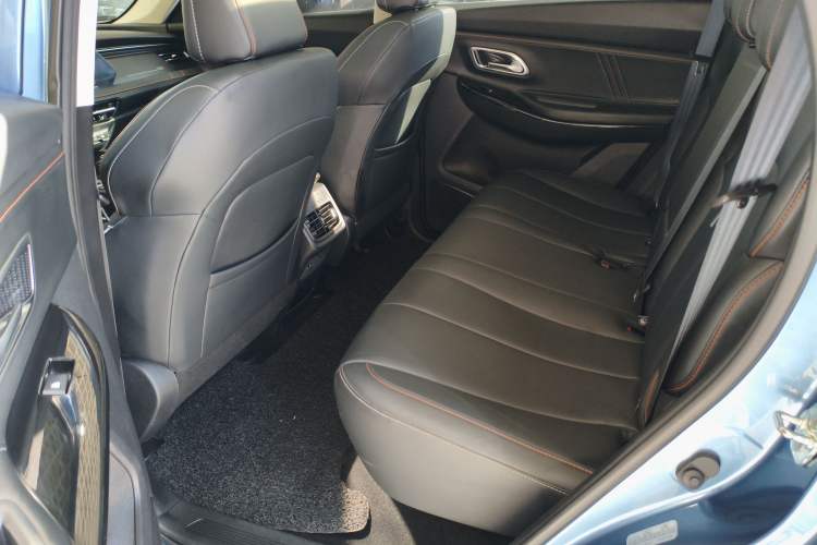 Used CHANGAN OSHAN X7 PLUS 2022 1.5T Blue Whale Edition Automatic Prestige Version Left Rear Seat