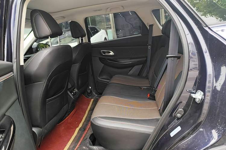 Used CHANGAN OSHAN X7 PLUS 2022 1.5T Blue Whale Edition Automatic ZhiZun Model Left Rear Seat