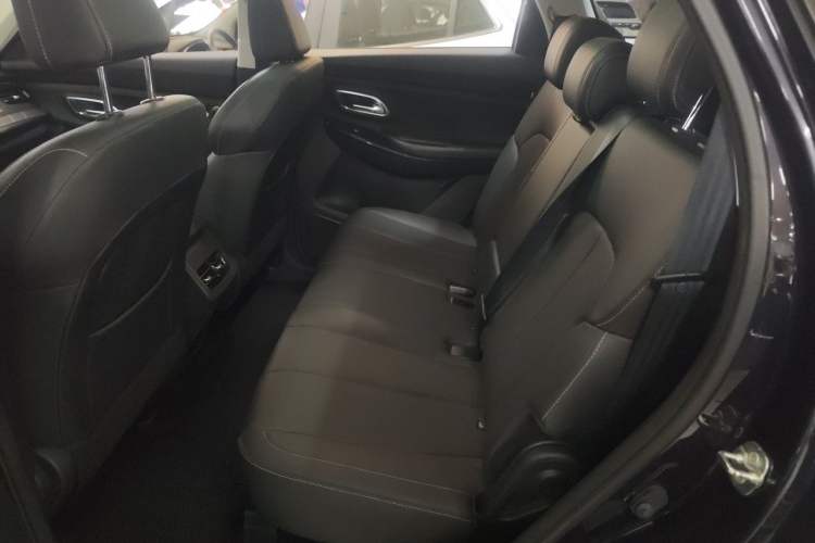 Used CHANGAN OSHAN X7 PLUS 2022 1.5T Blue Whale Edition Automatic Luxury 7-Seater Left Rear Seat