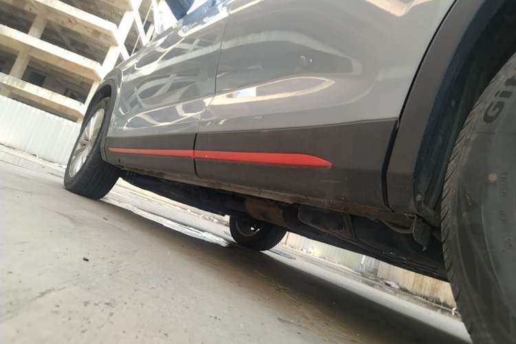 Used CHANGAN OSHAN X7 PLUS 2022 1.5T Blue Whale Edition Automatic Prestige Version Left Side Sill