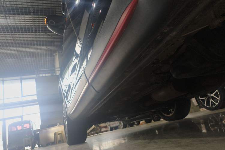 Used CHANGAN OSHAN X7 PLUS 2022 1.5T Manual Luxury Version Left Side Sill