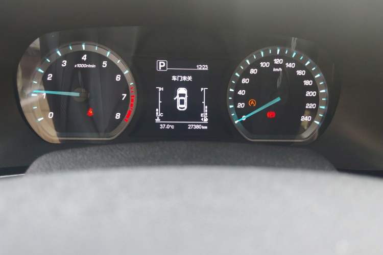 Used CHANGAN OSHAN X7 PLUS 2022 1.5T Blue Whale Edition Automatic Luxury Trim Odometer Close Up