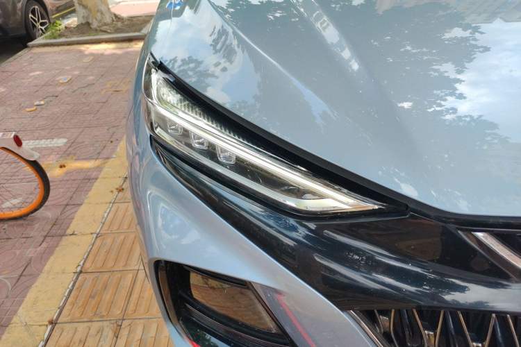 Used CHANGAN OSHAN X7 PLUS 2022 1.5T Blue Whale Edition Automatic Prestige Version Right Front Headlight