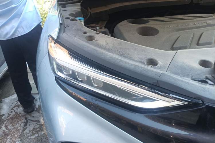 Used CHANGAN OSHAN X7 PLUS 2022 1.5T Blue Whale Edition Automatic Geeker Navigation Model Right Front Headlight