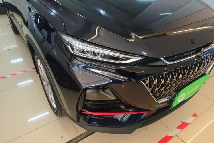 Used CHANGAN OSHAN X7 PLUS 2022 1.5T Blue Whale Edition Automatic Luxury 7-Seater Right Front Headlight