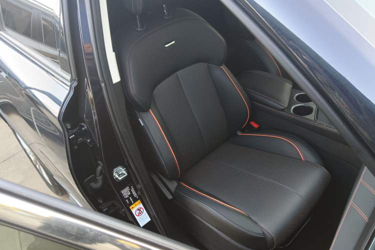 Used CHANGAN OSHAN X7 PLUS 2022 1.5T Blue Whale Edition Automatic ZhiZun Model Right Front Seat