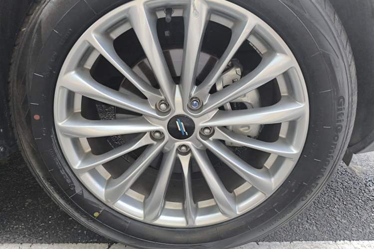 Used CHANGAN OSHAN X7 PLUS 2022 1.5T Blue Whale Edition Automatic ZhiZun Model Right Front Wheel Hub