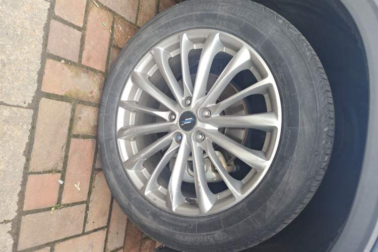 Used CHANGAN OSHAN X7 PLUS 2022 1.5T Blue Whale Edition Automatic Prestige Version Right Front Wheel Hub