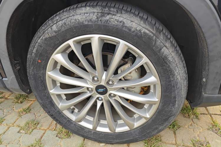 Used CHANGAN OSHAN X7 PLUS 2022 1.5T Blue Whale Edition Automatic ZhiZun Model Right Front Wheel Hub