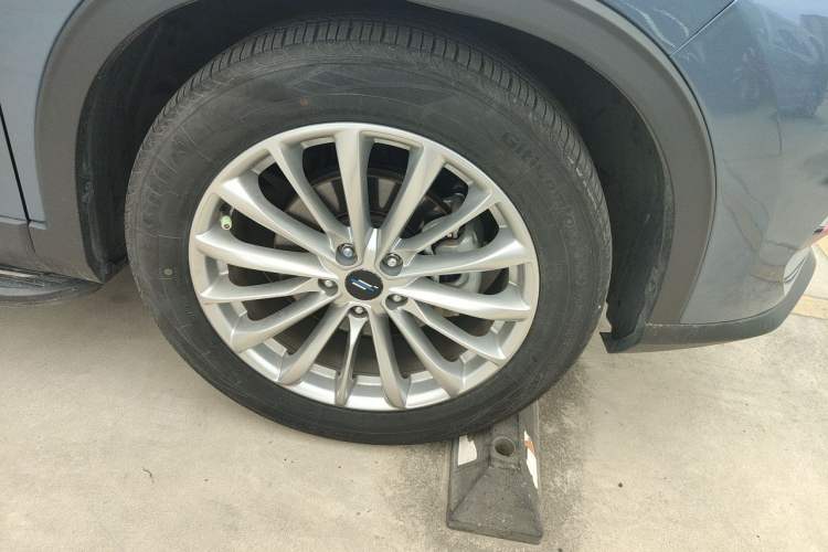 Used CHANGAN OSHAN X7 PLUS 2022 1.5T Blue Whale Edition Automatic Prestige Version Right Front Wheel Hub