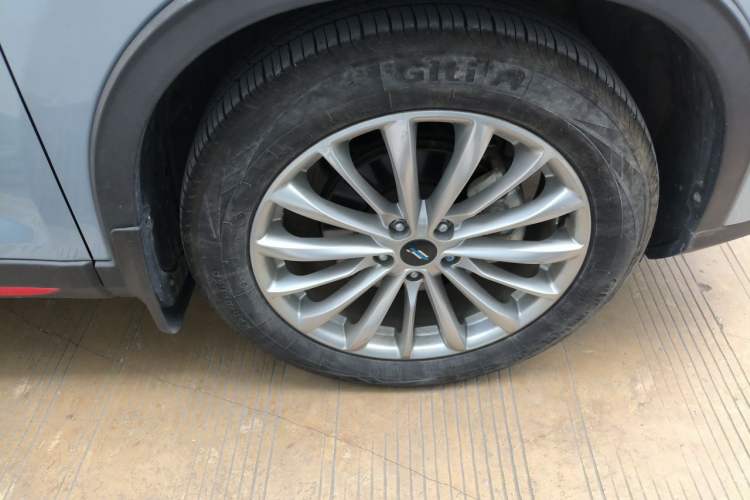 Used CHANGAN OSHAN X7 PLUS 2022 1.5T Blue Whale Edition Automatic Prestige Version Right Front Wheel Hub