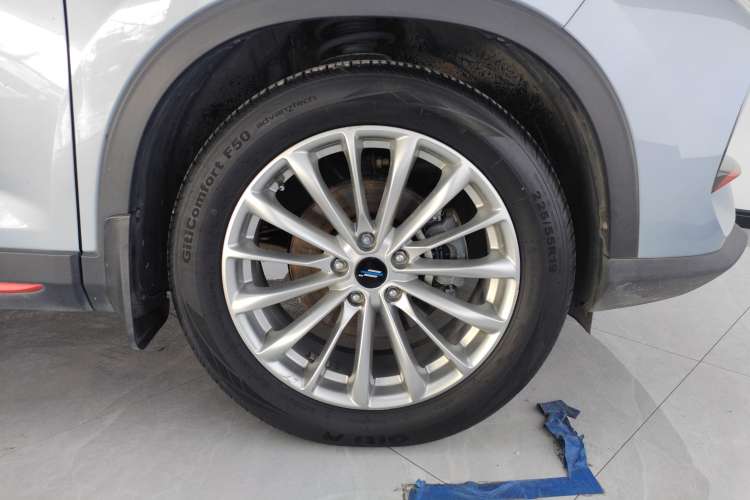 Used CHANGAN OSHAN X7 PLUS 2022 1.5T Blue Whale Edition Automatic Prestige Version Right Front Wheel Hub