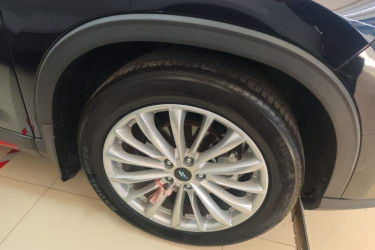 Used CHANGAN OSHAN X7 PLUS 2022 1.5T Blue Whale Edition Automatic Luxury 7-Seater Right Front Wheel Hub