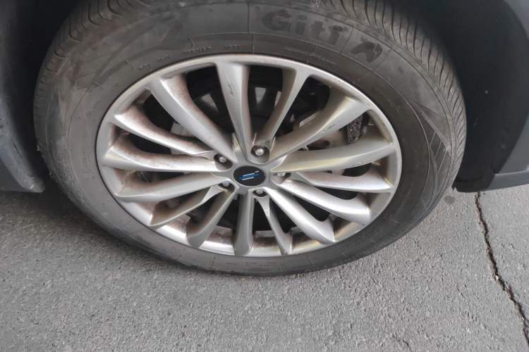 Used CHANGAN OSHAN X7 PLUS 2022 1.5T Blue Whale Edition Automatic ZhiZun Model Right Front Wheel Hub