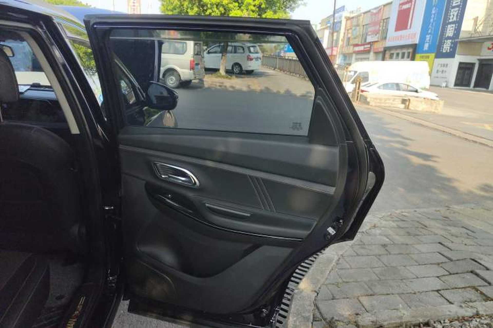 Used CHANGAN OSHAN X7 PLUS 2022 1.5T Blue Whale Edition Automatic Smart Luxury 7-Seater Right Rear Door Interior