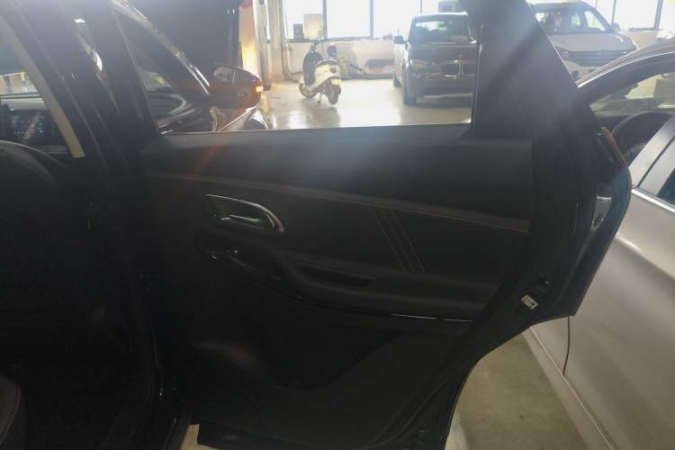Used CHANGAN OSHAN X7 PLUS 2022 1.5T Manual Luxury Version Right Rear Door Interior