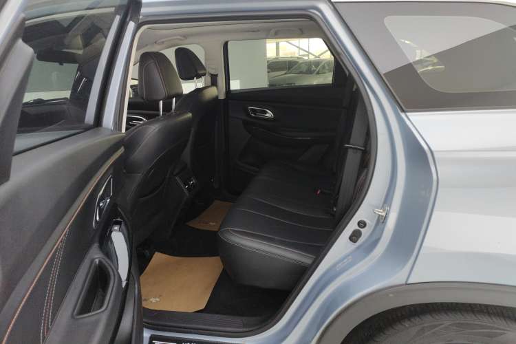 Used CHANGAN OSHAN X7 PLUS 2022 1.5T Blue Whale Edition Automatic Prestige Version Right Rear Seat