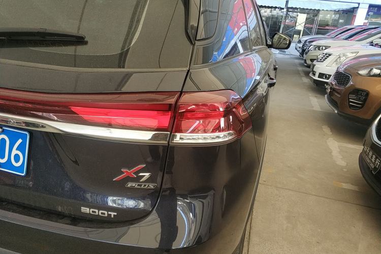 Used CHANGAN OSHAN X7 PLUS 2022 1.5T Blue Whale Edition Automatic Prestige Version Right Rear Taillight
