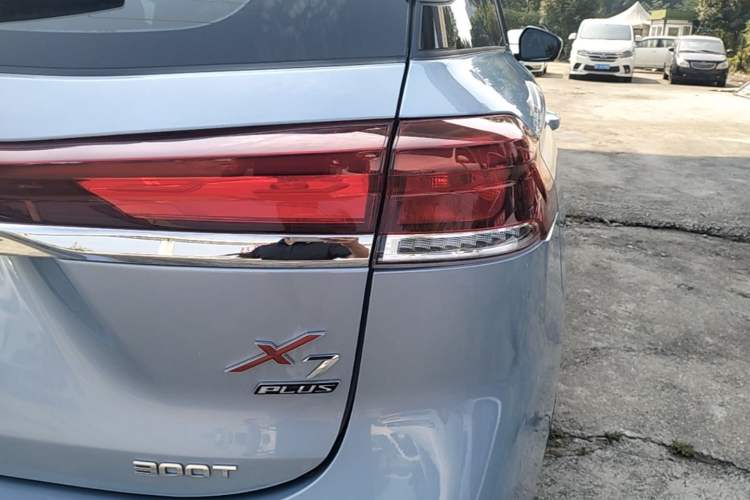 Used CHANGAN OSHAN X7 PLUS 2022 1.5T Blue Whale Edition Automatic Prestige Version Right Rear Taillight