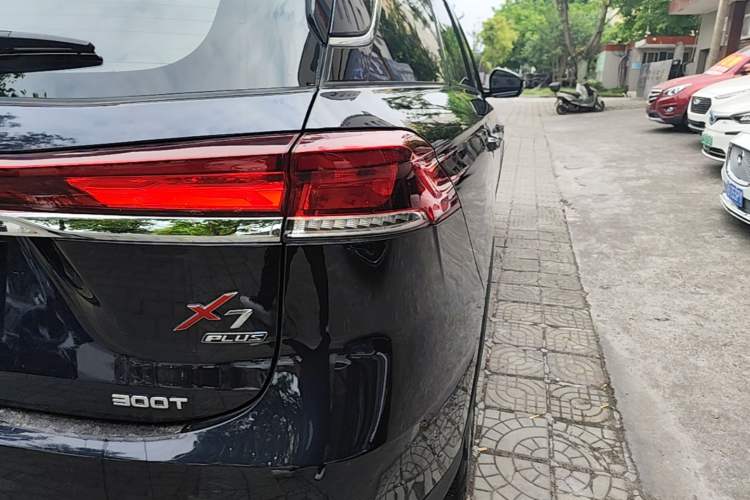 Used CHANGAN OSHAN X7 PLUS 2022 1.5T Blue Whale Edition Automatic ZhiZun Model Right Rear Taillight