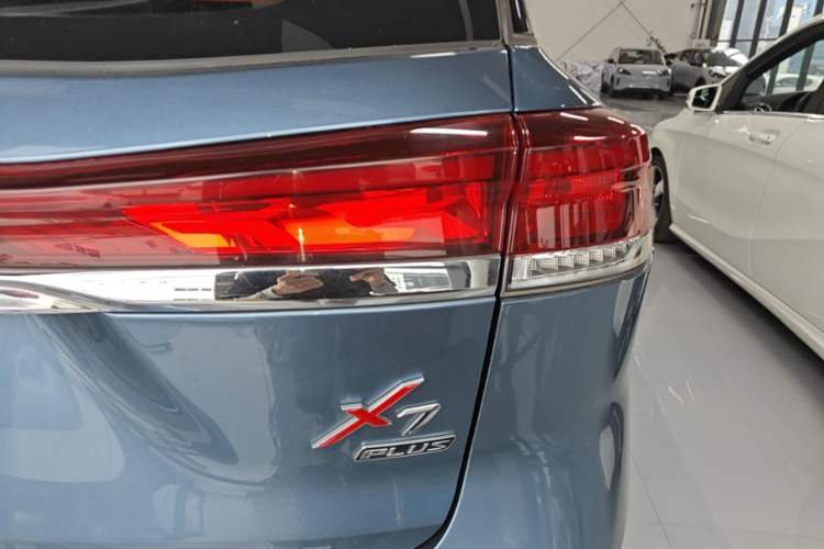 Used CHANGAN OSHAN X7 PLUS 2022 1.5T Blue Whale Edition Automatic Prestige Version Right Rear Taillight