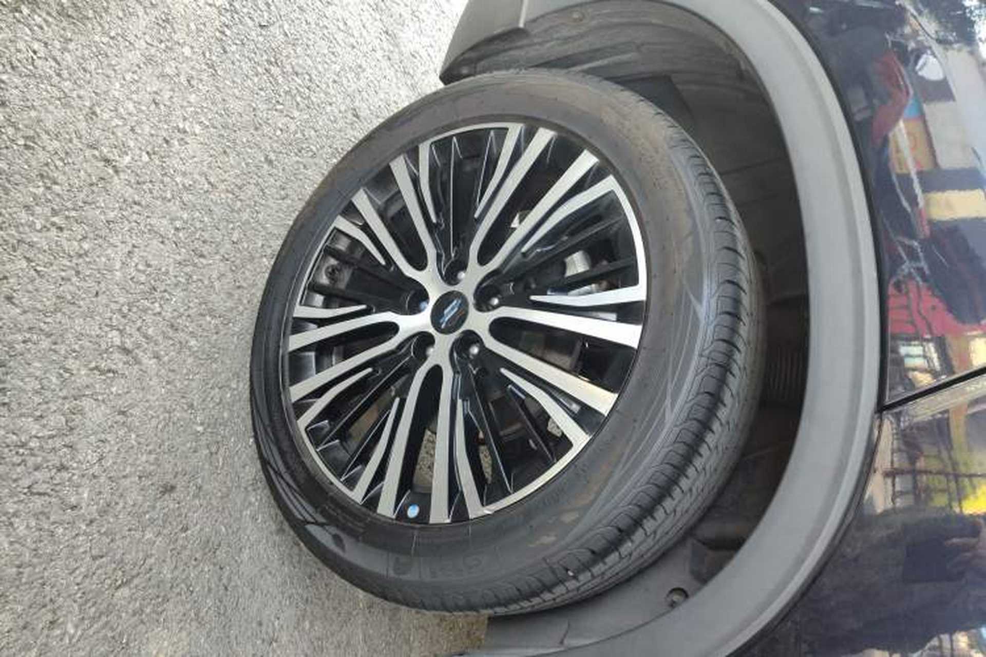 Used CHANGAN OSHAN X7 PLUS 2022 1.5T Blue Whale Edition Automatic Smart Luxury 7-Seater Right Rear Wheel Hub