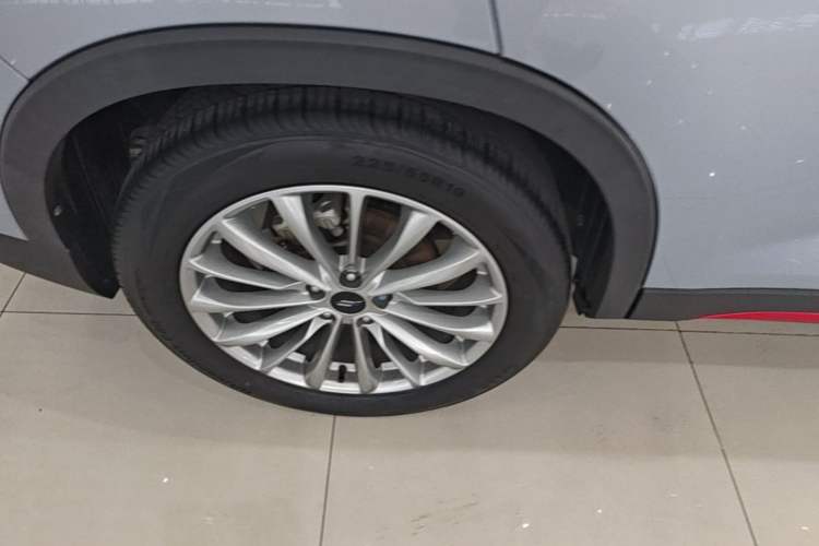 Used CHANGAN OSHAN X7 PLUS 2022 1.5T Blue Whale Edition Automatic Luxury Trim Right Rear Wheel Hub