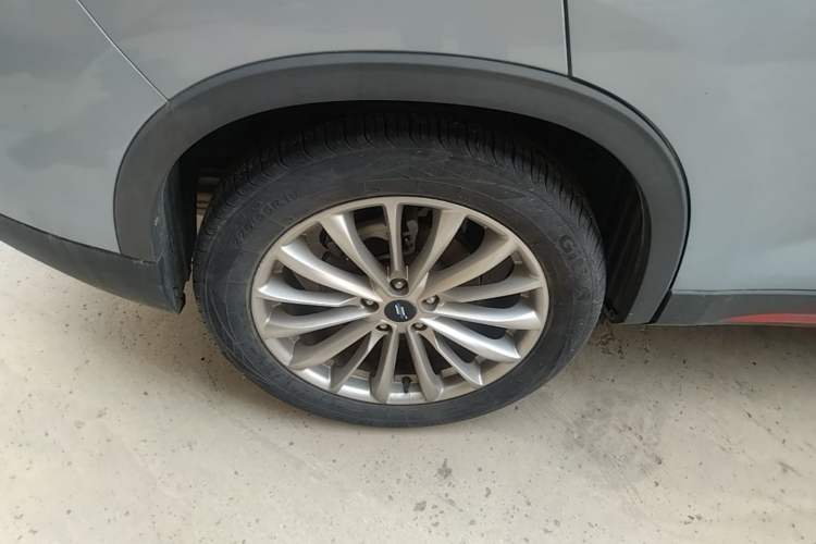 Used CHANGAN OSHAN X7 PLUS 2022 1.5T Blue Whale Edition Automatic Prestige Version Right Rear Wheel Hub